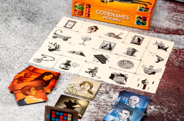 BRAIN GAMES kortų žaidimas Codenames pictures