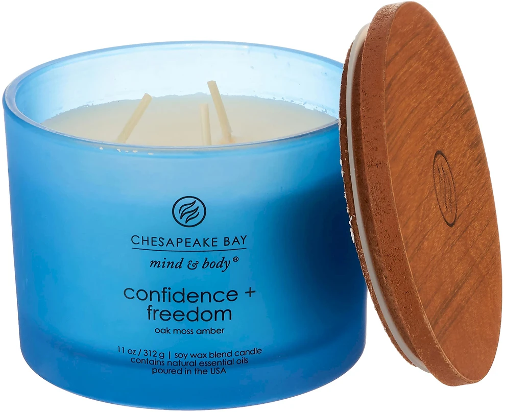 Chesapeake Bay Candle 3 dagčių žvakė – Confidence & Freedom (Oak Moss Amber)