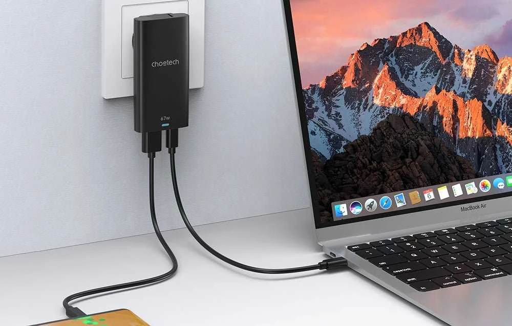 Mini kelioninis sieninis įkroviklis Choetech PD6011 PD65W GaN plonas USB-A+C (juodas)