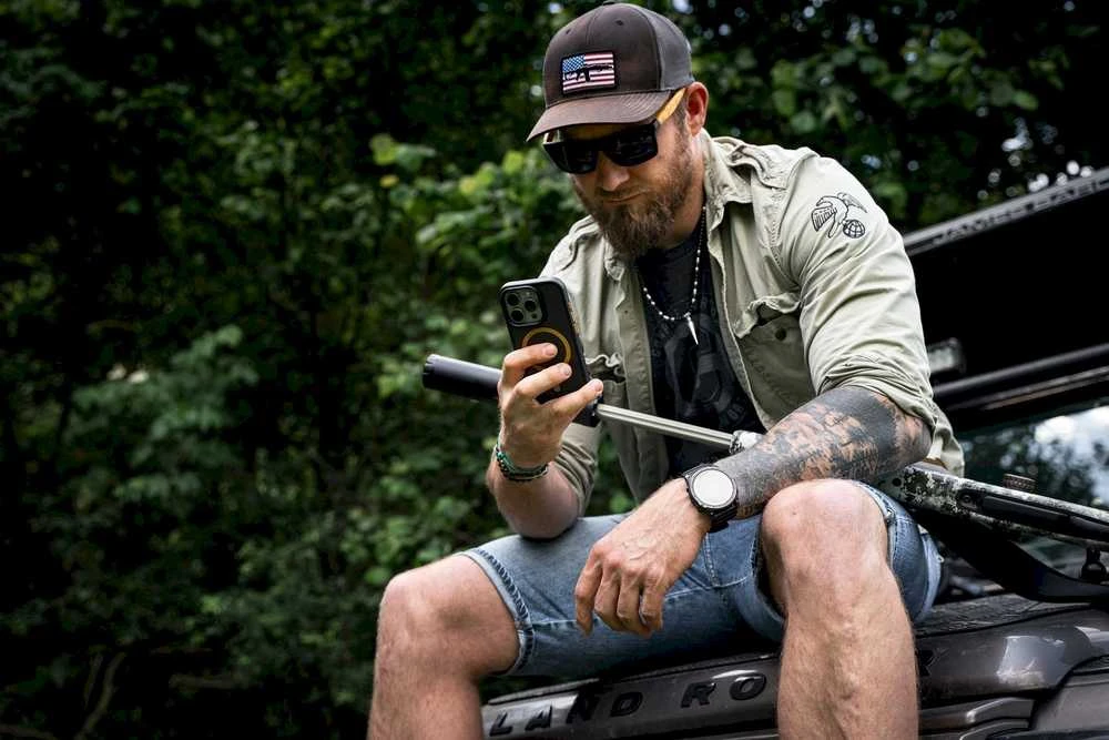 Tactical MagForce Hyperstealth 2.0 dėklas telefonui Apple iPhone 16 Pro juodos ir geltonos spalvos