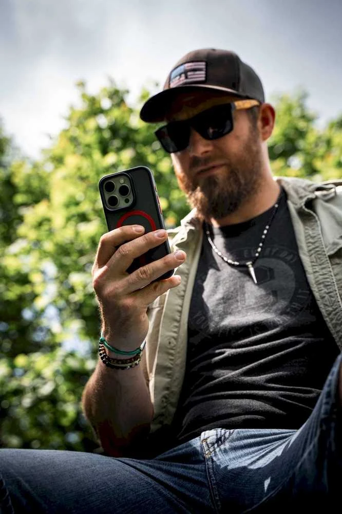 Tactical MagForce Hyperstealth 2.0 dėklas skirtas iPhone 14 Pro Max Juodas/Raudona
