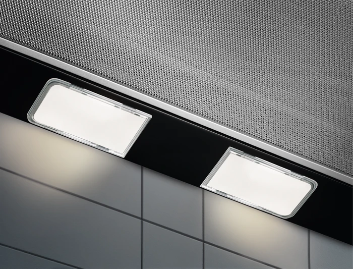 Ištraukiamas juodos spalvos gartraukis Electrolux LFP326FB
