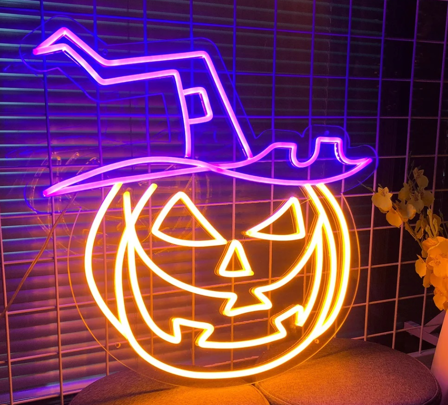 TelForceone Neoninė PLEXI LED PUMPKIN WITCH violetinės spalvos inė oranžinė FPNE17"Forever" šviesiai