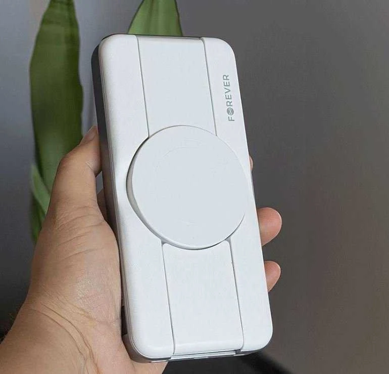 Forever belaidė išorinė baterija MATB-300 10000 mAh magnetinė 3in1 balta