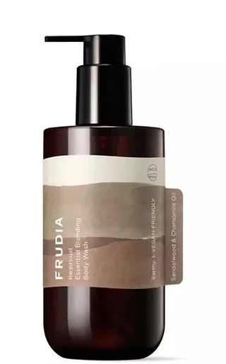 Frudia Re:Proust Essential Blending Sandalwood & Chamomile Oil Cleansing kūno prausiklis, 300 ml