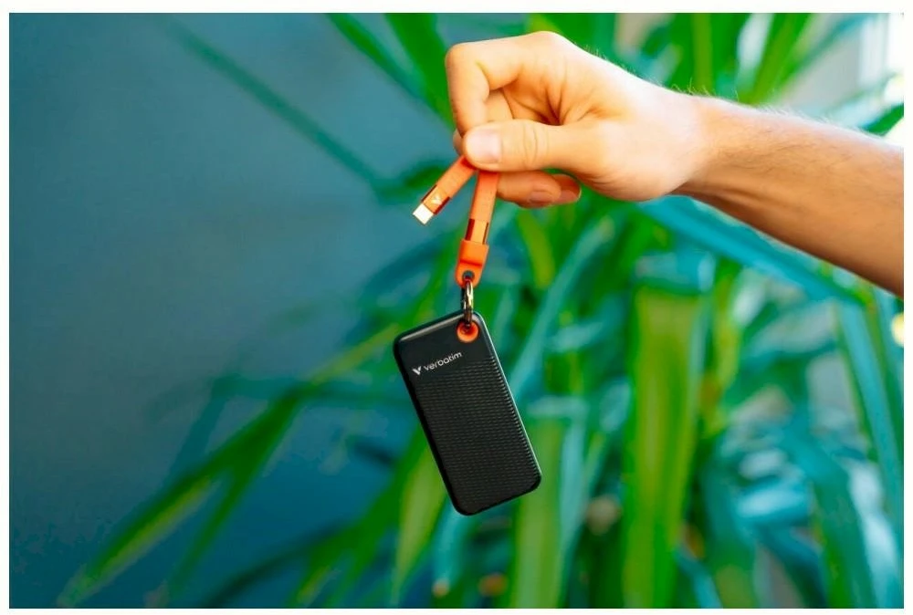 Kietasis diskas Verbatim Pocket SSD 512GB išorinis diskas - Pakabutis raktams su USB-C 3.2 gen.2 laidu juoda-oranžinė 32285