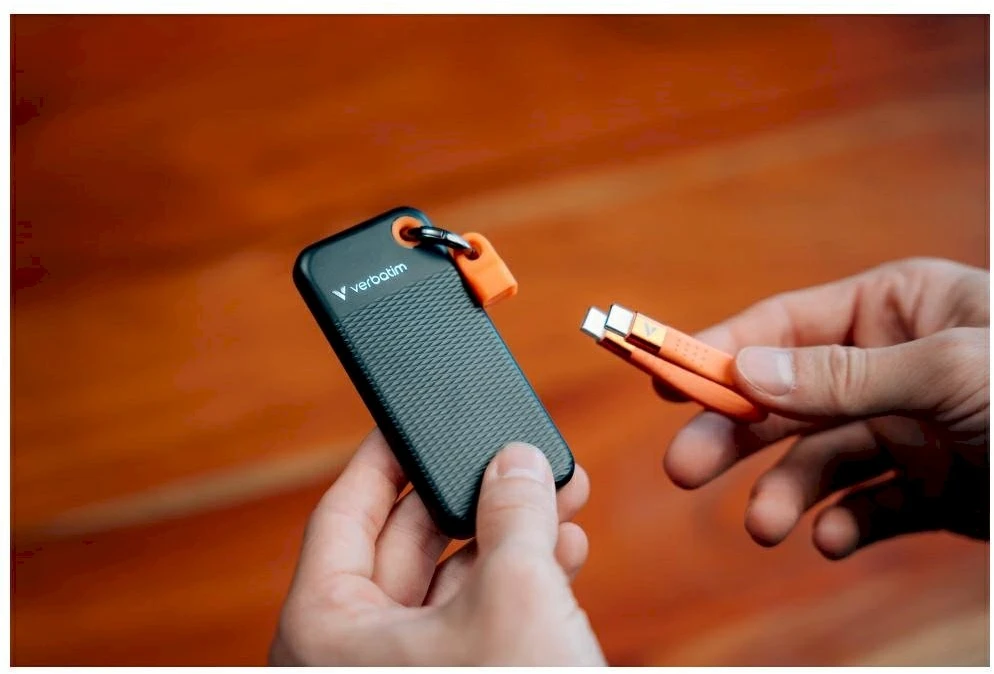 Kietasis diskas Verbatim 32418 Pocket SSD External Drive 256GB USB-C 3.2 gen.2 / juodas-oranžinis