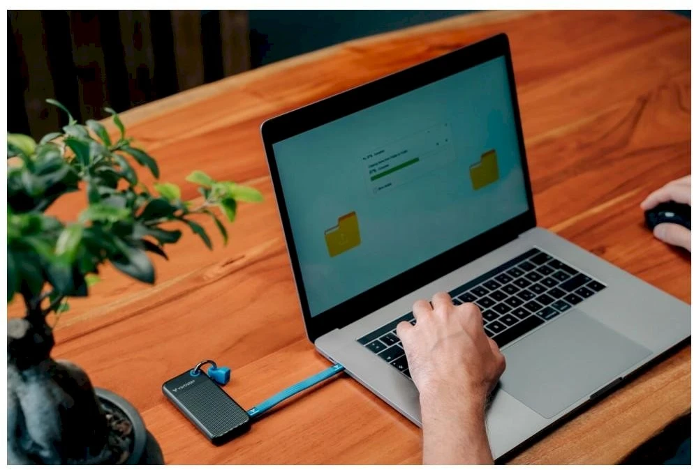 Kietasis diskas „Verbatim Pocket SSD 512GB“ išorinis diskas – raktų pakabutis su USB-C 3.2 gen.2 kabeliu juoda-mėlyna 32283