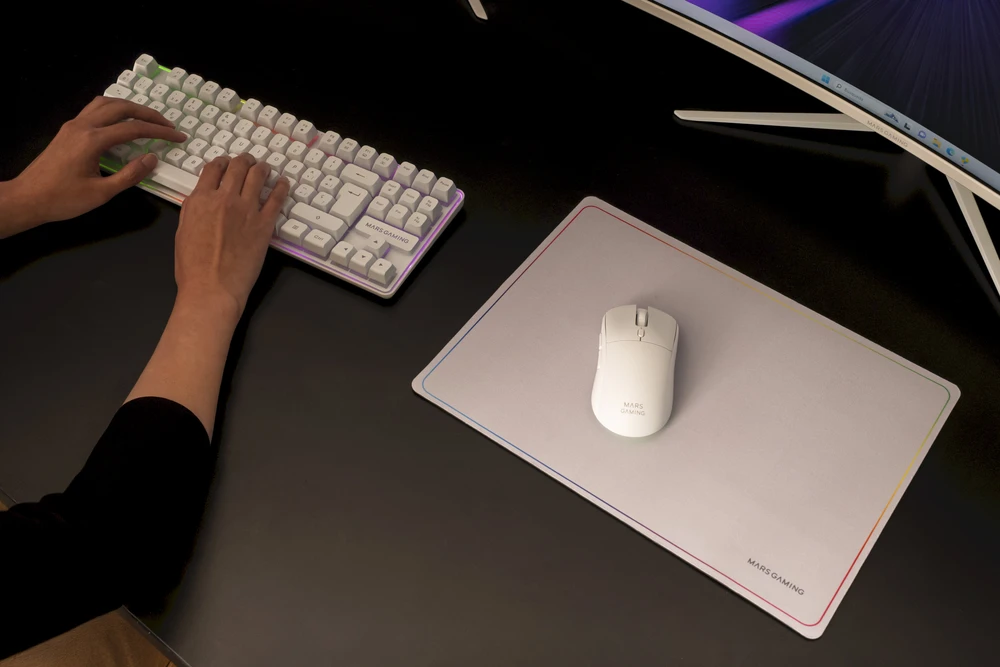 Klaviatūra Mars Gaming MCPWTKLWUS Klaviatūros ir pelės rinkinys RF belaidė + USB QWERTY US International / baltas