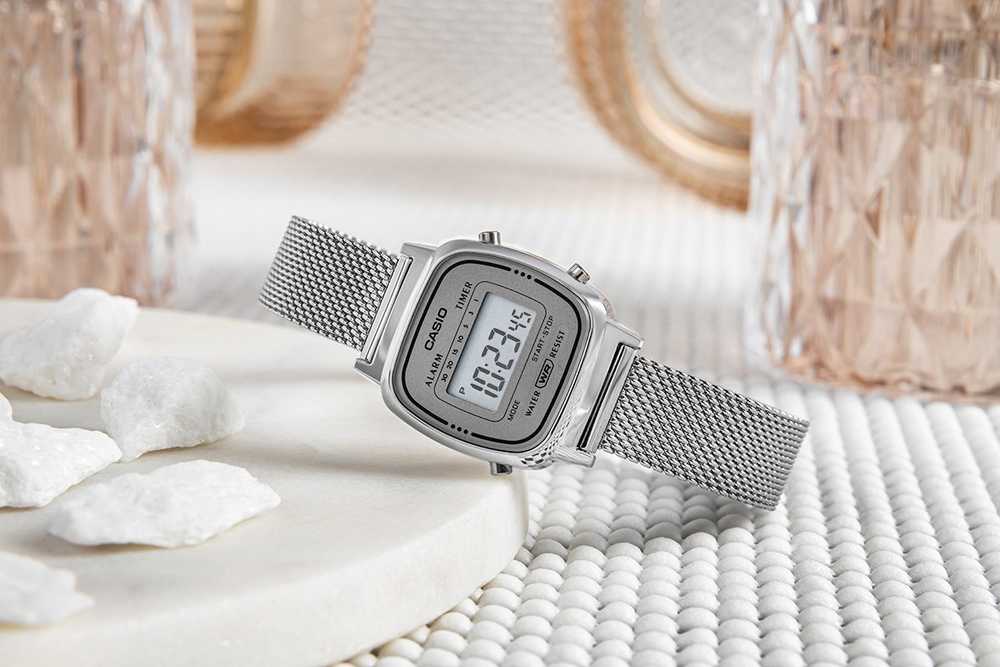 Casio Retro vintažinis moteriškas laikrodis LA670WEM-7DF + dėžutė
