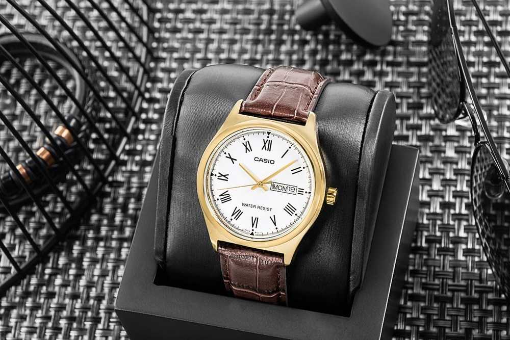 Laikrodis Casio kolekcija Vintažinis CASIO KOLEKCIJOS modelis DIENOS IR DATOS ROMĖNIEČIŠKI INDEKSAI, ODINIAI - AUKSINIAI
