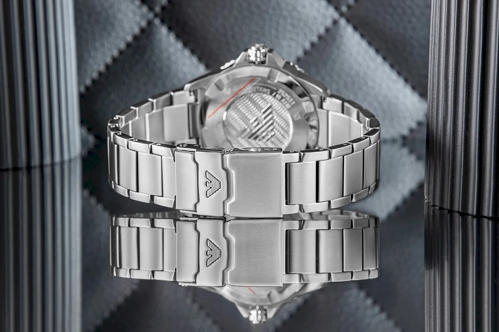 Vyriškas laikrodis EMPORIO ARMANI World Explorer AR11697 + DĖŽUTĖ