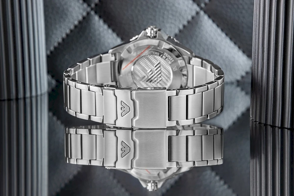 Vyriškas laikrodis EMPORIO ARMANI World Explorer AR11787 + DĖŽUTĖ