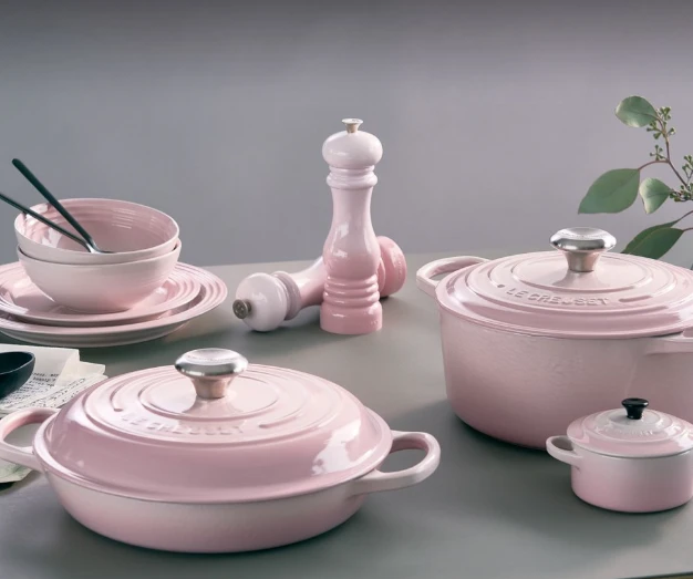 „Le Creuset Gourmet Professional“ apvalus puodas, 26 cm, rožinis (21180267774430)