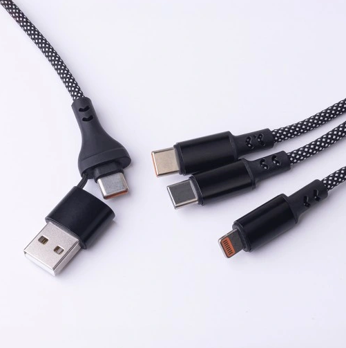 Maxlife ALLin1 laidas USB + USB-C – Lightning + 2x USB-C 1,0 m 66W juodas