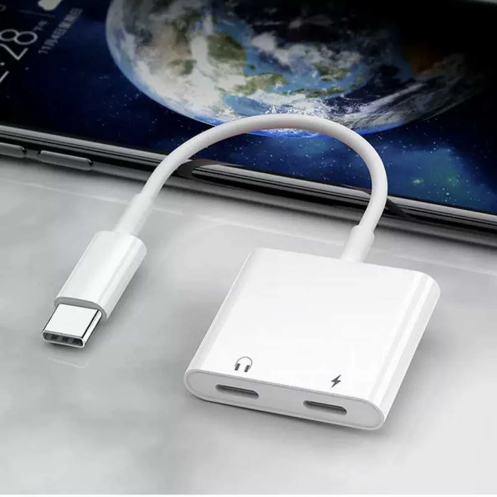 USB-C skirstytuvas su įkrovimo ir garso lizdais