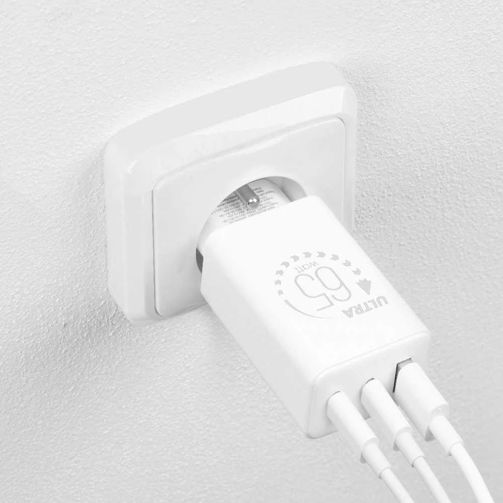 OBAL:ME GaN laidinis įkroviklis USB-A + 2xUSB-C 65W baltos spalvos