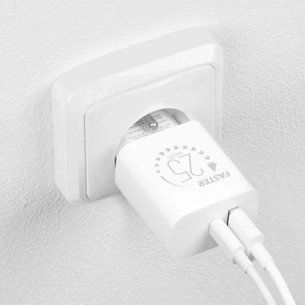 OBAL:ME laidinis įkroviklis USB-A + USB-C 25W baltos spalvos