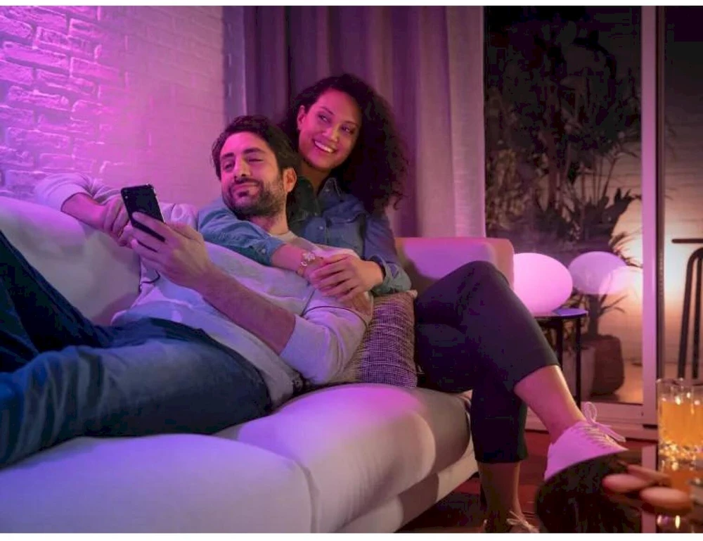 „Philips Hue Bridge Pro“ + 3 x GU10 + šviesos reguliatorius