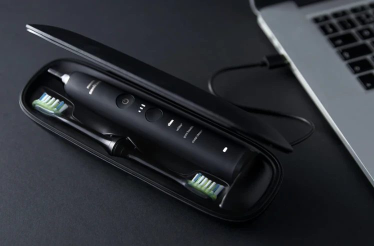Burnos irigatorius ir dantų šepetėlis Philips Sonicare Cordless Power Flosser „DiamondClean 9000“  HX3886/43