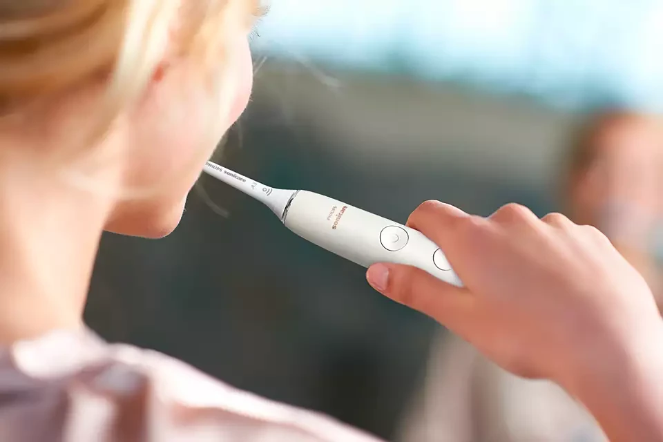 Elektrinis dantų šepetėlis Philips Sonicare DiamondClean 9000 su programėle | HX9911/19 | Baltas