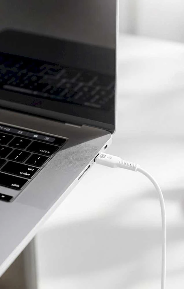 „Quik Accessories QK-1012“ minkštas silikoninis 60 W įkrovimo ir duomenų perdavimo laidas, USB-C į USB-C, 1 m