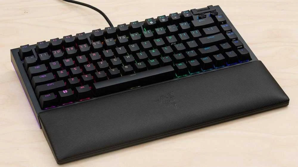Klaviatūra Razer BlackWidow V4 75%