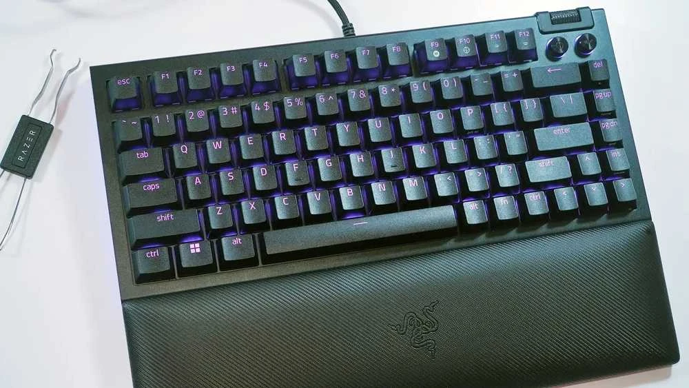 Klaviatūra Razer BlackWidow V4 75%
