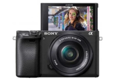 Sony α 6400 + SELP1650 MILC 24,2 MP CMOS 6000 x 4000 pikseliai Juoda