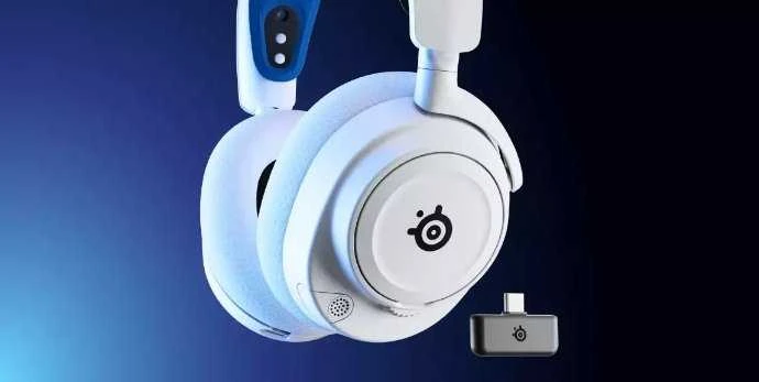 Belaidės ausinės su mikrofonu SteelSeries Arctis Nova 7P Over-Ear, Baltos/Mėlynos spalvos