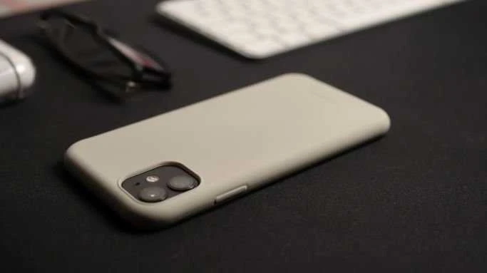 Swissten „Soft Joy“ silikoninis dėklas, skirtas „Apple iPhone 15 Pro Max“.