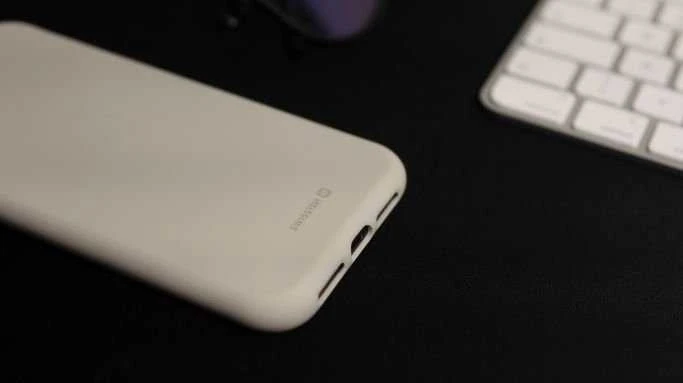 Swissten „Soft Joy“ silikoninis dėklas, skirtas „Apple iPhone 15 Pro Max“.
