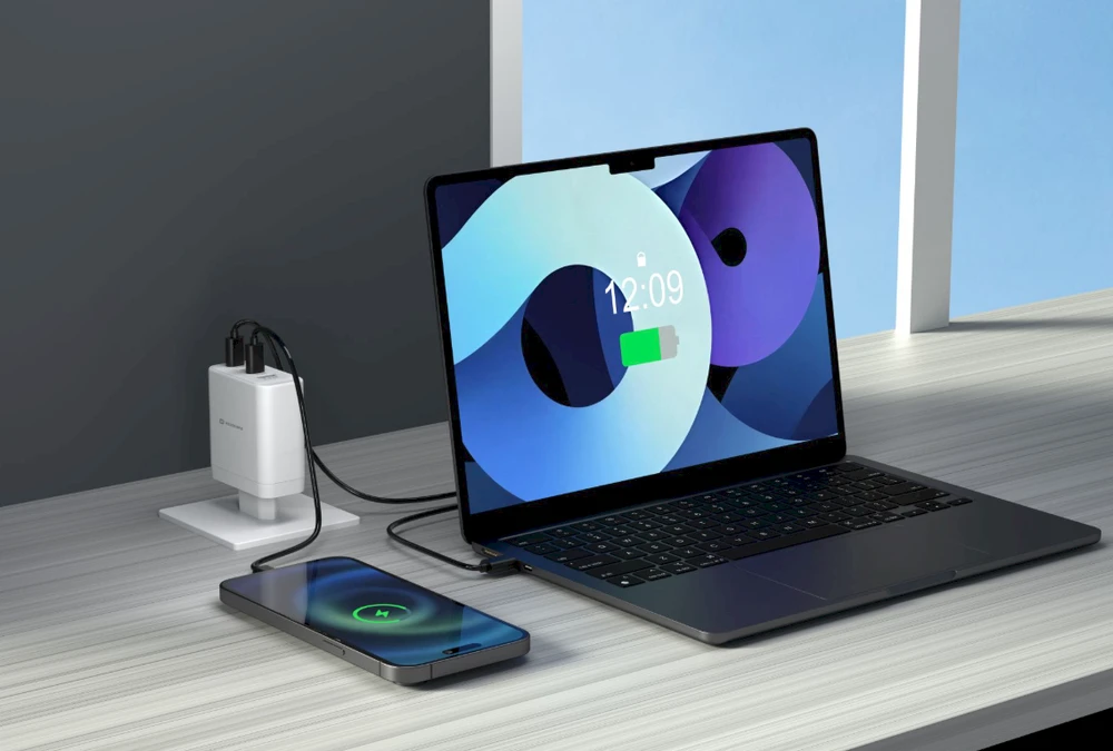 Įkroviklis Swissten SWISSTEN tinklo adapteris CORE GaN 100W, 4 prievadų, 2x USB-C PD 100W + 1x USB-C PD 20W + 1x US
