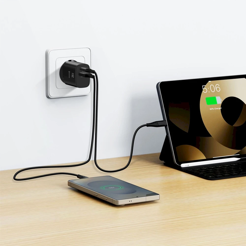 „Swissten“ kelioninis įkroviklis „Edge GaN USB-A 18W / USB-C 25W“, juodas
