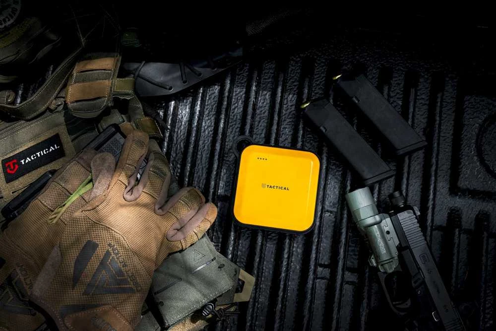 Tactical BadAss power bank su žibintuvėliu 10050mAh
