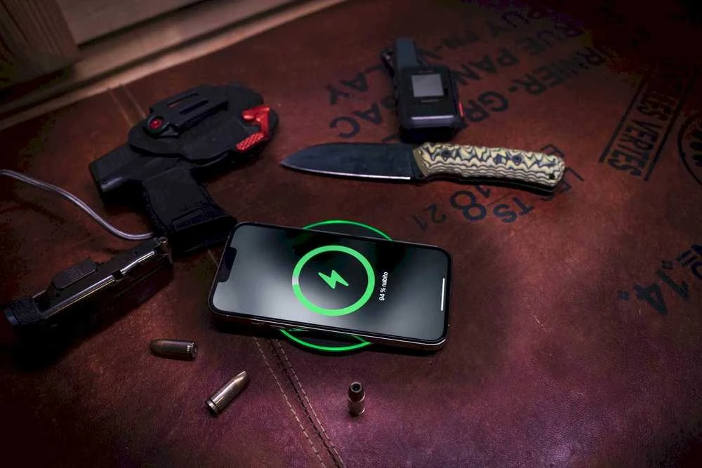 Tactical Base Plug Wireless belaidis Qi įkroviklis 15W