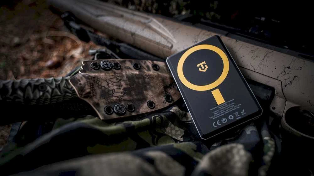 „Tactical MagForce Relief“ 10000mAh įkroviklis su „MagSafe“