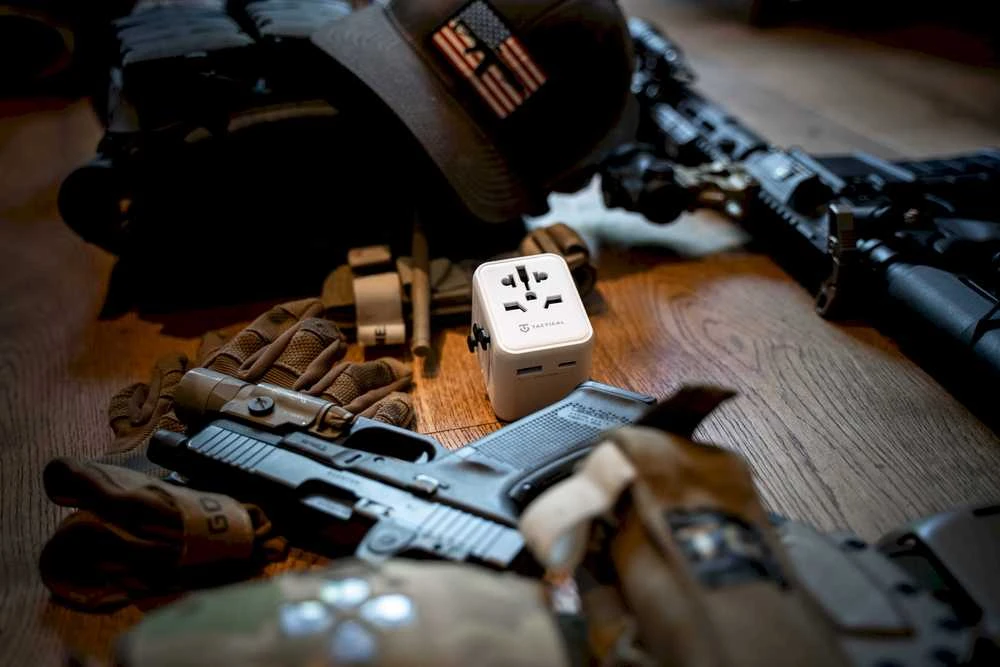 Tactical PTP Kelioninis įkroviklis baltos spalvos