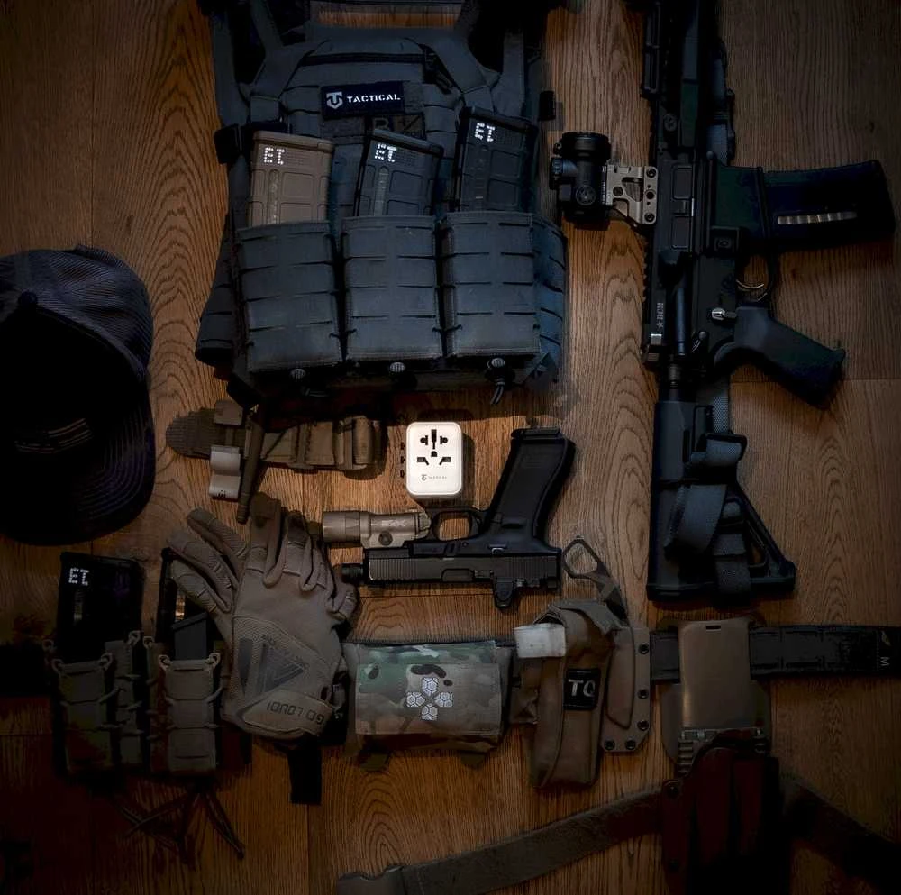Tactical PTP Kelioninis įkroviklis baltos spalvos