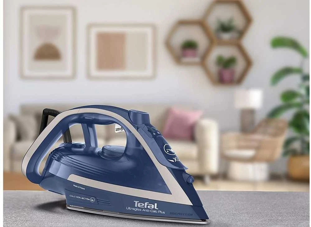 TEFAL | Garų lygintuvas | FV6830E0 | Garų lygintuvas | 2800 W | Vanduo tank capacity 270 ml | Continuous steam 50 g/min | Sidabrinis/Mėlyna