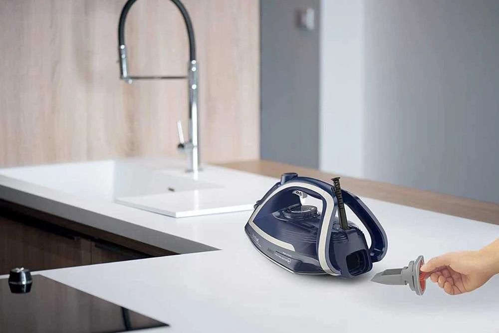 TEFAL | Garų lygintuvas | FV6830E0 | Garų lygintuvas | 2800 W | Vanduo tank capacity 270 ml | Continuous steam 50 g/min | Sidabrinis/Mėlyna