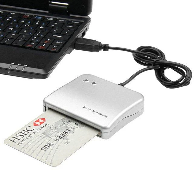 Sidabrinis kortelių skaitytuvas su USB jungtimi