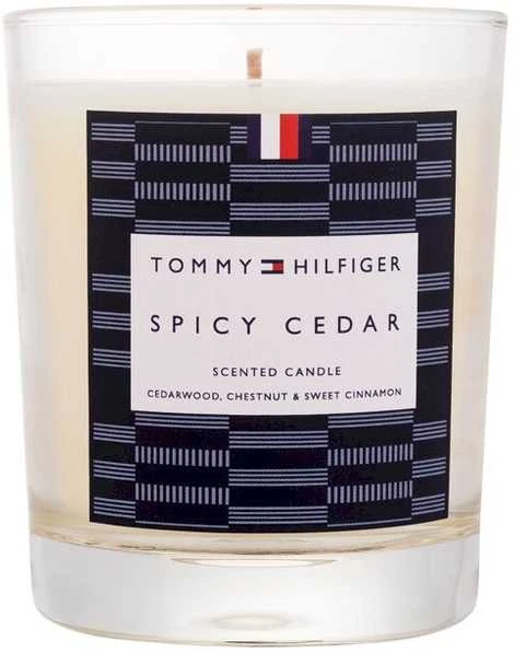 Tommy Hilfiger kvapioji žvakė „Pikantiškas kedras“ kvapioji žvakė