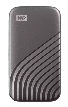 Kietasis diskas Western Digital „Sandisk WD 1TB My Passport SSD“ – nešiojamas SSD diskas, kurio skaitymo ir įrašymo greitis – 1050 MB/s, o įrašymo – 1000 MB/s, USB 3.2 Gen 2 – kosminės pilkos spalvos, EAN: 619659184001