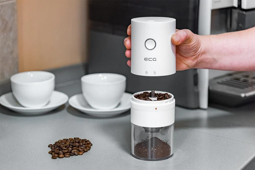 ECG KM 150 Minimo Baltas Portable electric kavamalė