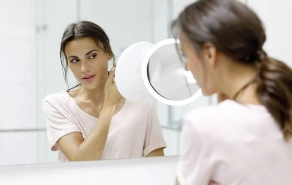 Medisana CM 850 LED Cosmetic Mirror