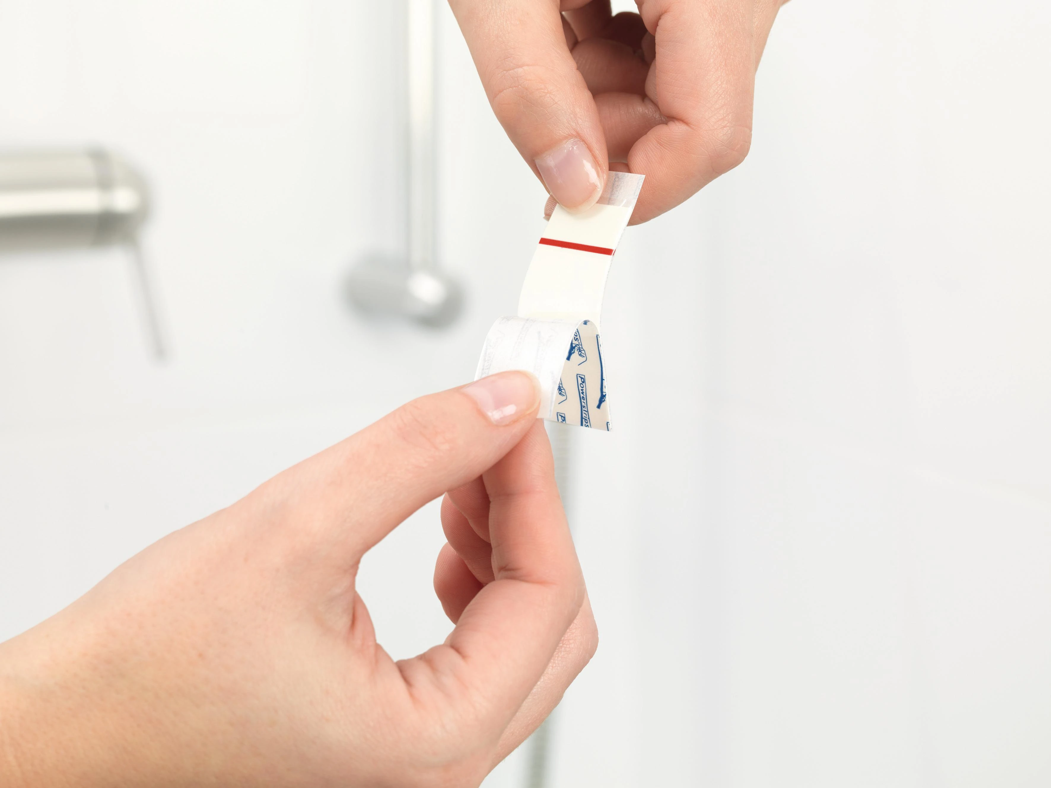 Dvipusio lipnumo nuimamos juostelės TESA Powerstrips Atsparus vandeniui Strips Large, didelės,atsparios vandeniui, 6vnt.