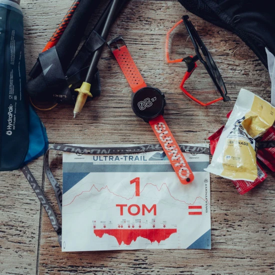 Išmanusis laikrodis Suunto Race Titanium Charcoal, Tamsiai pilkos spalvos korpusas su juodos spalvos dirželiu aprašymas - Prekės nuotrauka