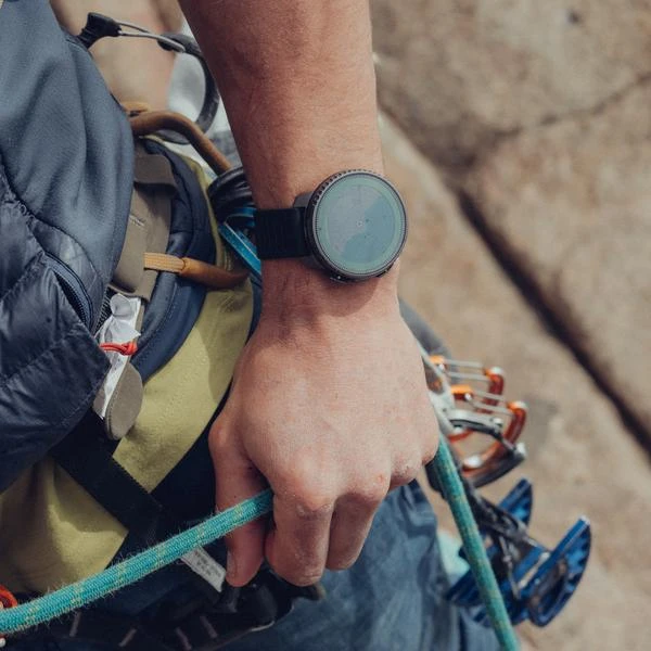 Išmanusis laikrodis Suunto Vertical Titanium Solar, Titano spalvos korpusas su juodos spalvos dirželiu