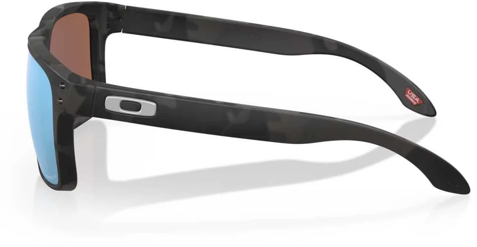 Oakley Holbrook akiniai, šoninis profilis su kamufliažo rėmeliu